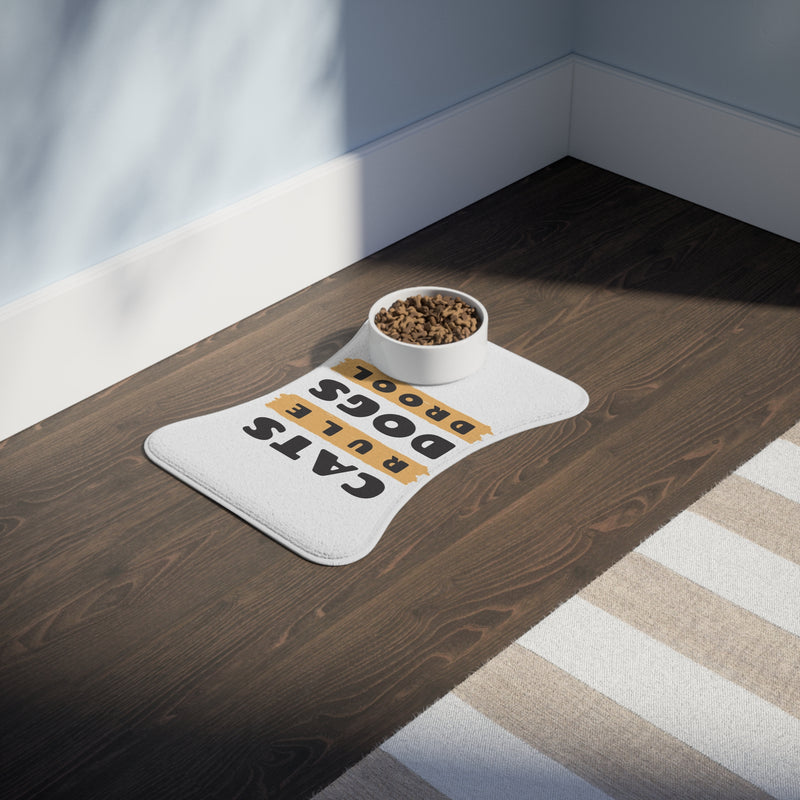 Funny Pet Feeding Mat - 'Cats Rule, Dogs Drool' - Ideal for Pet Lovers